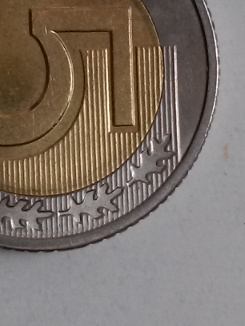Zdjęcie monety 5zł w zbliżeniu